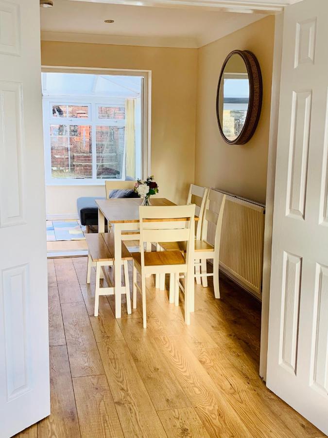 Homely Detached 3 Bedroom House Near Sheffield Rotherham Exteriör bild
