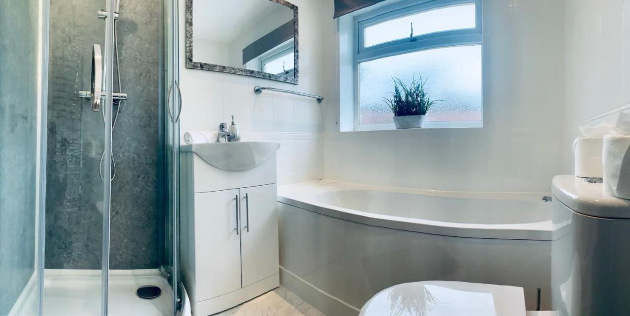 Homely Detached 3 Bedroom House Near Sheffield Rotherham Exteriör bild